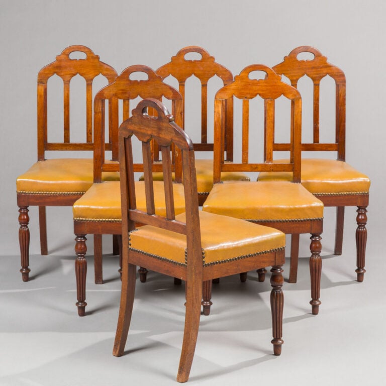 Réunion de 6 chaises et deux fauteuils en acajou et - placage d'acajou à dossie…