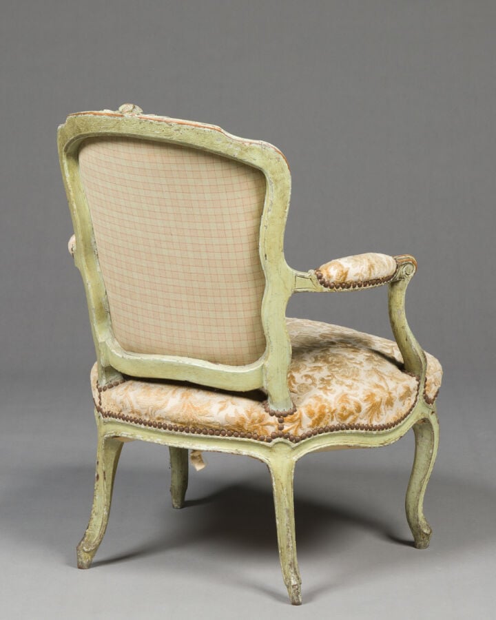 Réunion de deux fauteuils et une bergère de style ou d'époque Louis XV - 93 x 5…