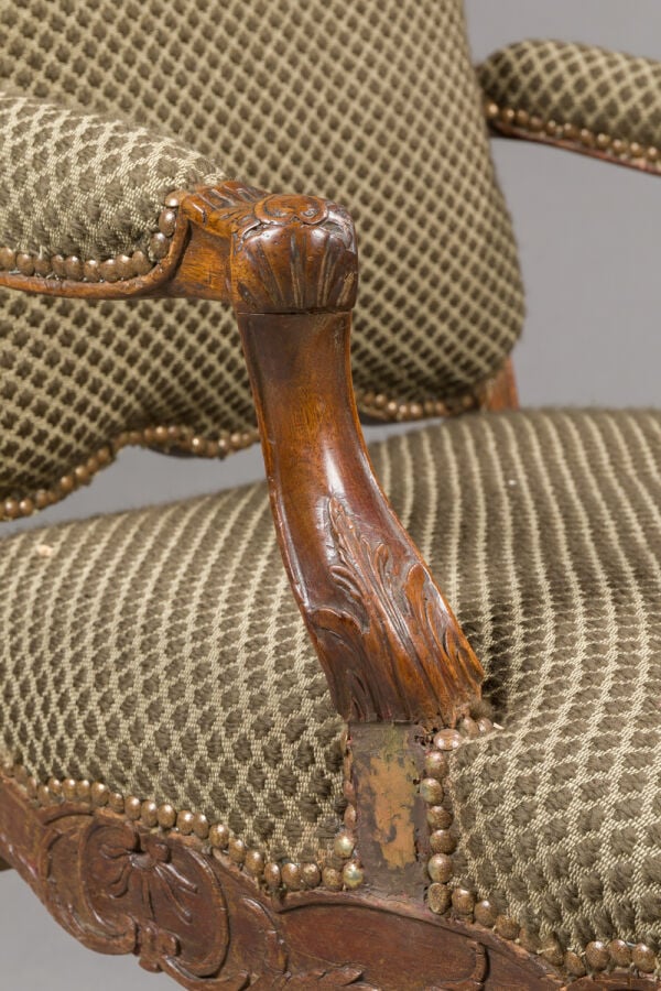 Réunion de deux fauteuils et une bergère de style ou d'époque Louis XV - 93 x 5…
