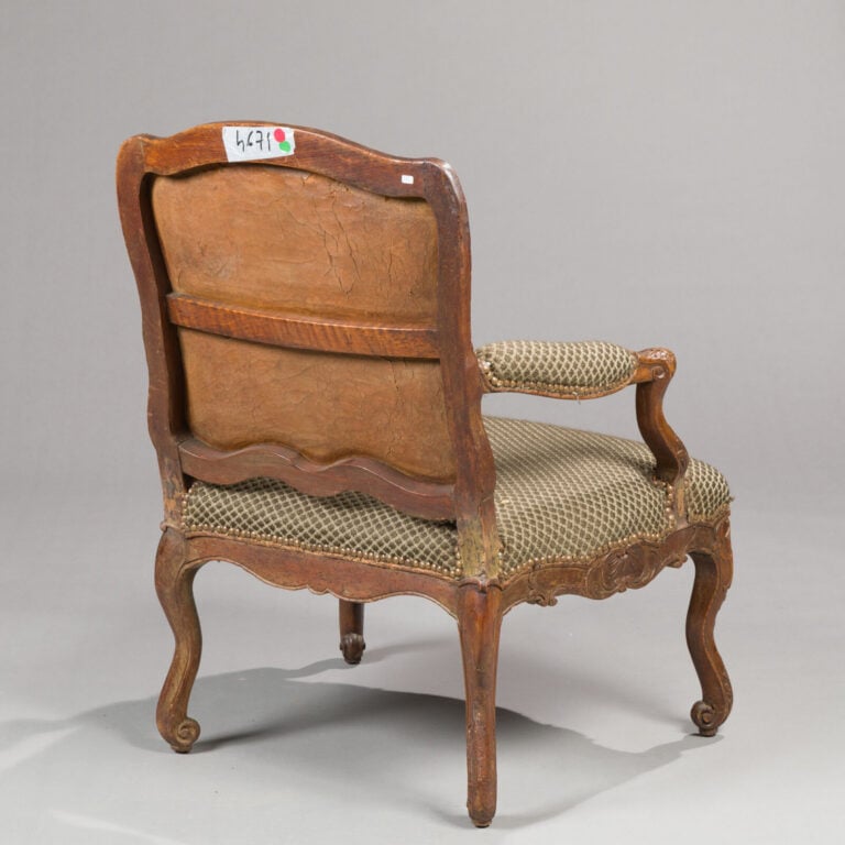 Réunion de deux fauteuils et une bergère de style ou d'époque Louis XV - 93 x 5…