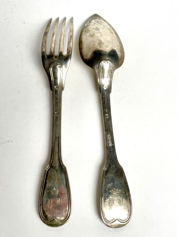 Série de 6 grands couverts en argent (950 ‰), modèle filet. Les spatules monogr…