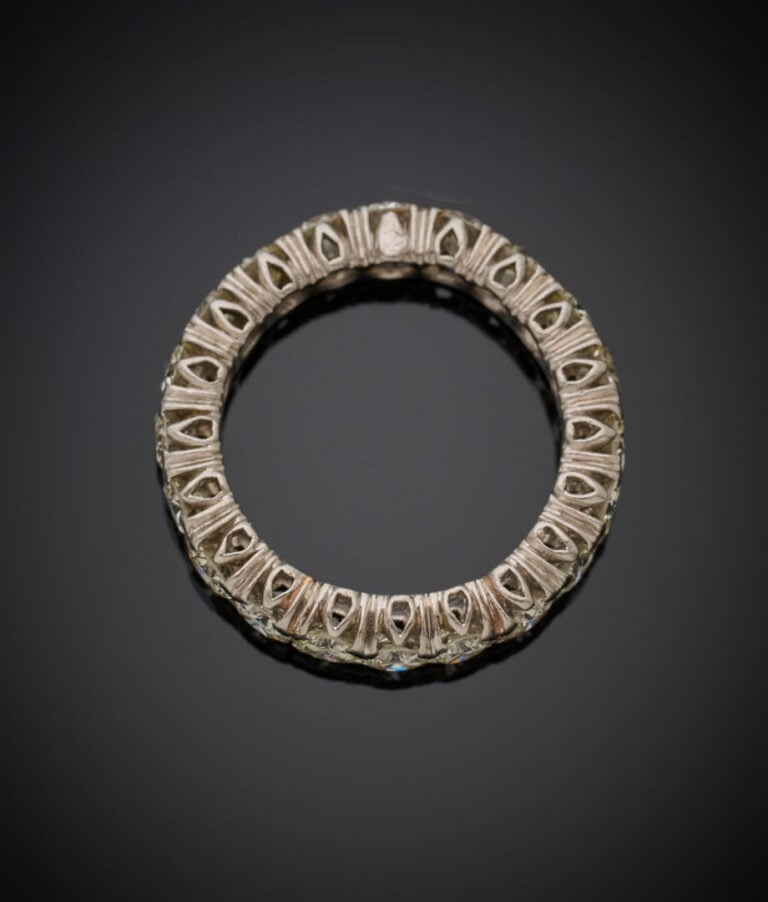 ALLIANCE en platine (850‰) serti de diamants taille brillant. - Doigt : 47. Poi…