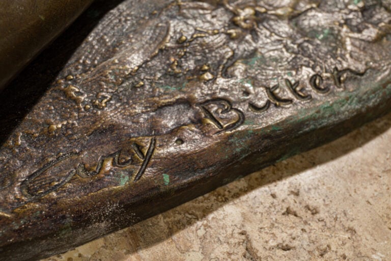 ARY BITTER - Femme à la biche - Sculpture en bronze à patine médaille nuancée v…