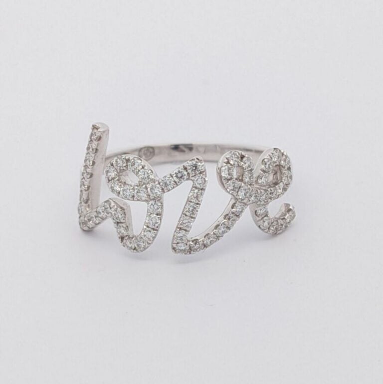 Bague "Love" en or blanc serti de brillants. - Poids brut : 2.80 g