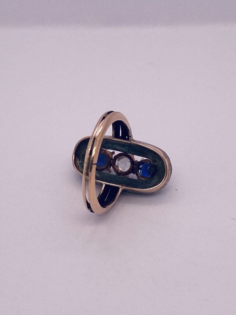BAGUE ovale en or rose (585‰) 14 carats et argent (min. 800‰) serti d'un diaman…