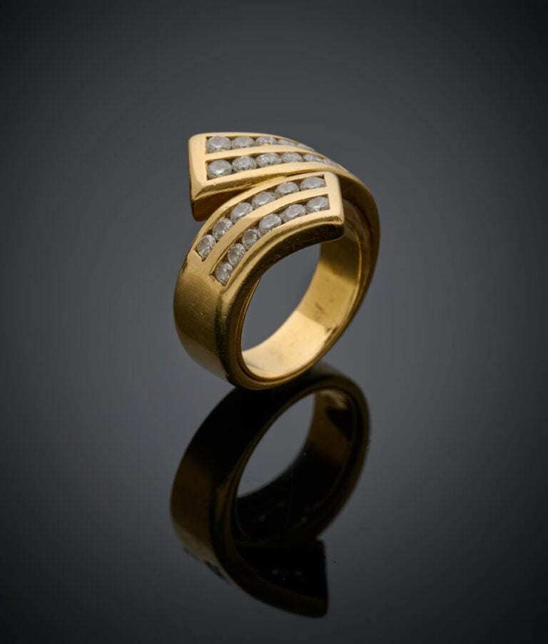 BAGUE "toi et moi" en or jaune (750‰) serti de diamants taille brillant. - Doig…