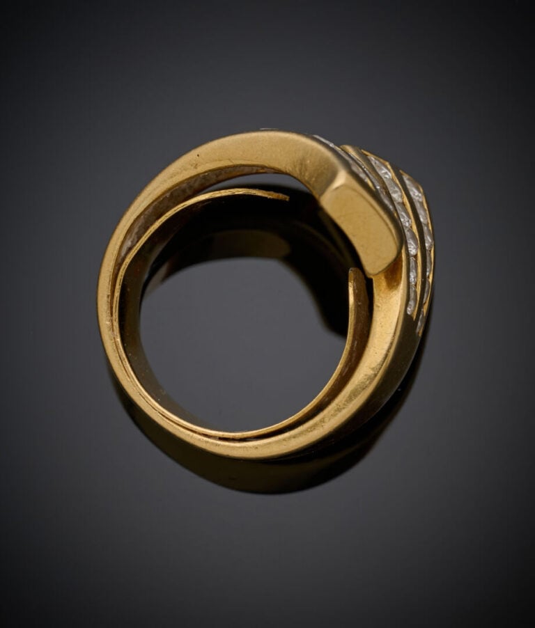 BAGUE "toi et moi" en or jaune (750‰) serti de diamants taille brillant. - Doig…