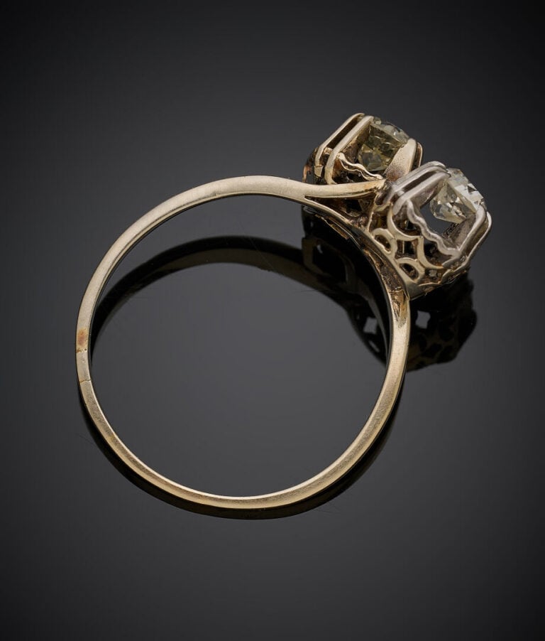 BAGUE "Toi et Moi" en platine (850‰) et or gris (750‰) serti de deux diamants t…