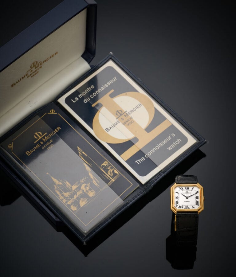 BAUME & MERCIER - BRACELET MONTRE octogonale de dame en or jaune (750‰). - Lune…