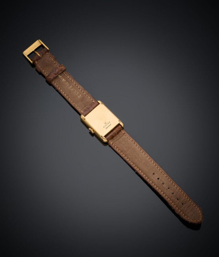 BAUME & MERCIER - BRACELET MONTRE rectangulaire en or jaune (750‰). Cadran quar…