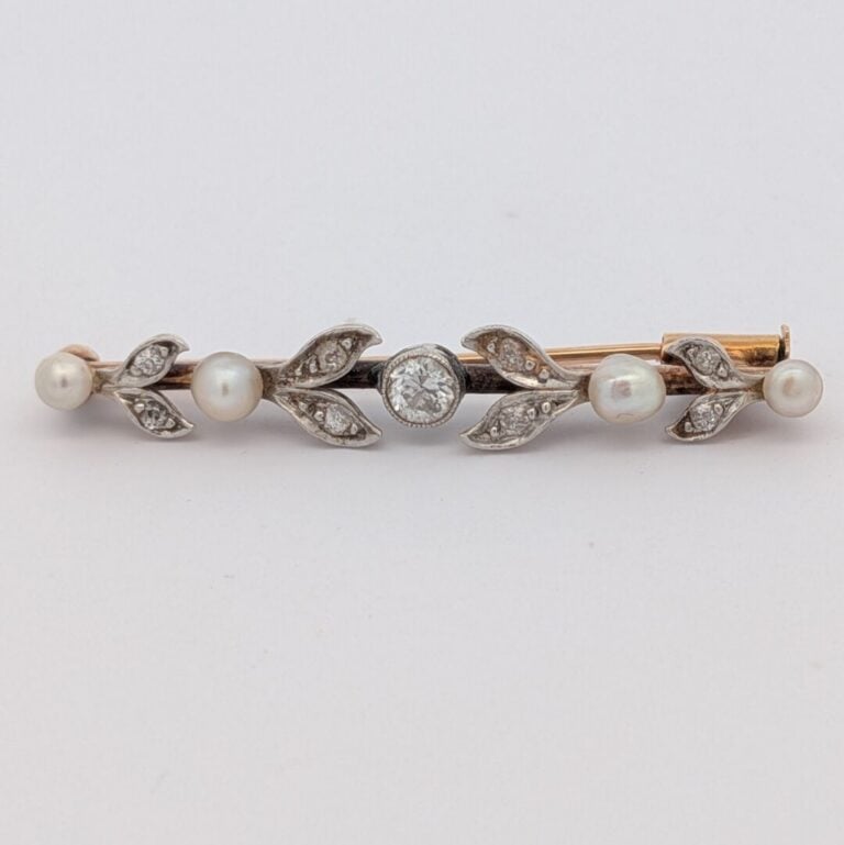 BROCHE barrette en or jaune (585‰) 14 carats, orné de perles et diamants. - Lon…