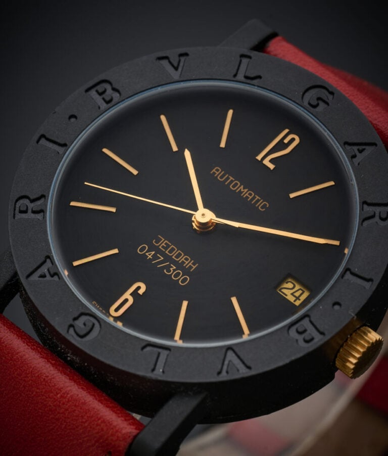 BULGARI - BRACELET MONTRE ronde, "Jeddah", en acier pvd noir. Cadran noir, chif…