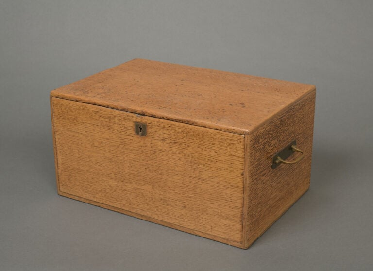 CARDEILHAC - Importante ménagère en argent chiffré, poinçon - Minerve, comprena…