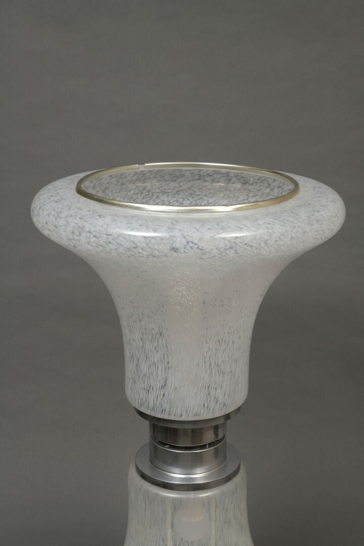 CARLO NASON (NÉ EN 1936), MODÈLE DE - Lampe de forme diabolo à attaches en méta…
