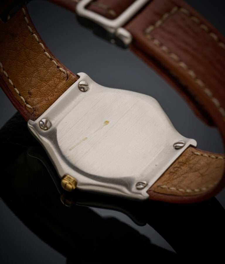 EBEL - BRACELET MONTRE ronde, modèle "Wave", en acier et métal doré. - Cadran a…