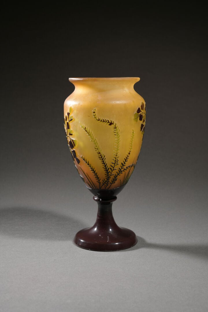 ÉTABLISSEMENTS GALLE (1846-1914) - Vase à panse renflée, col étranglé et piédou…