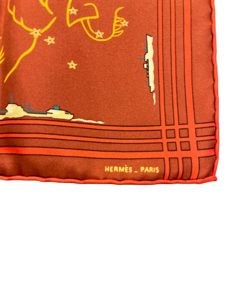 HERMÈS - Petit carré Gavroche en soie à motifs de paquebots et de constellation…