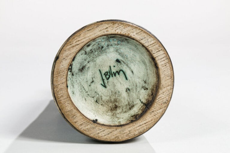 JACQUES BLIN (1920-1995) - Vase à deux anses en céramique émaillée polychrome à…