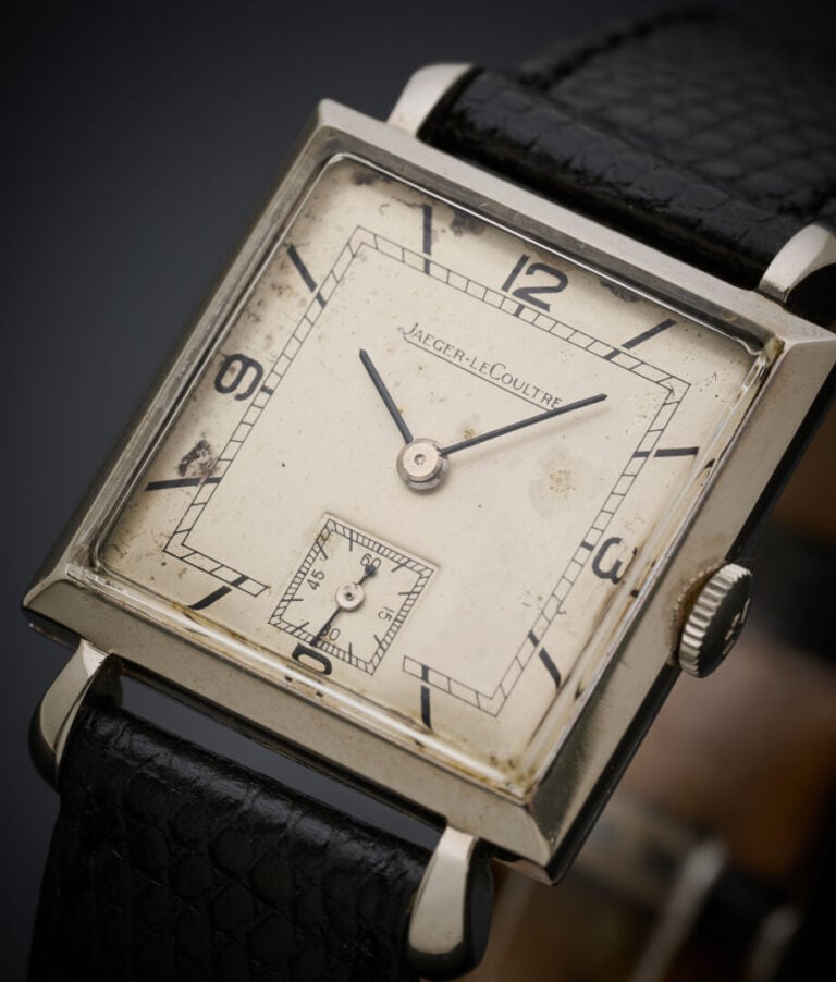 JAEGER LECOULTRE - BRACELET MONTRE carrée en acier. - Cadran silver (tâches et…