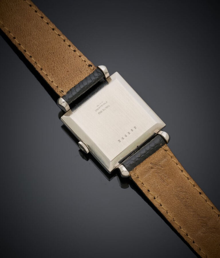 JAEGER LECOULTRE - BRACELET MONTRE carrée en acier. - Cadran silver (tâches et…