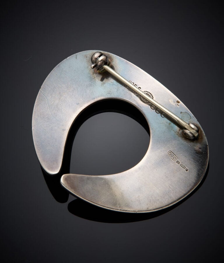 Nanna DITZEL pour Georg JENSEN - BROCHE "biomorphique" modèle n°366 en argent (…
