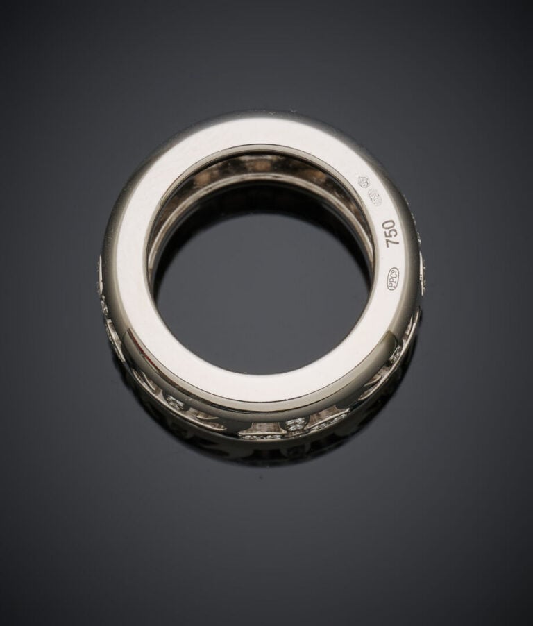 PATEK PHILIPPE - BAGUE modèle "Croix Calatrava" en or gris (750‰) ajouré, serti…