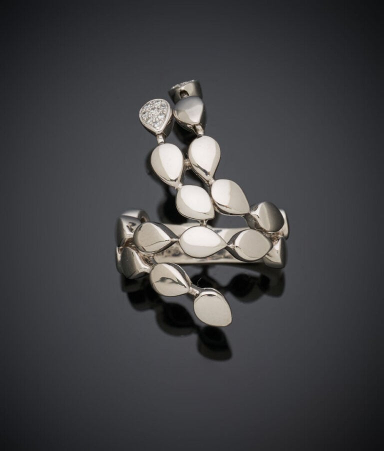 PIAGET - Longue BAGUE "Limelight" en or gris (750) poli, partiellement articulé…