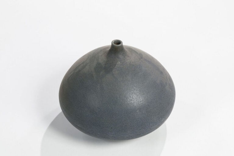 ROBERT (1922-1991) & GYN (1932-2018) AUGUSTE - Vase sphérique en céramique émai…
