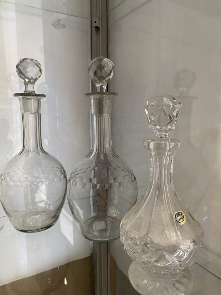 BACCARAT - Partie de service de 40 verres en cristal comprenant : - - 7 flûtes…