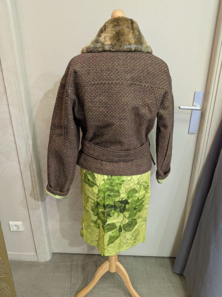 CHRISTIAN LACROIX - Tailleur comprenant une veste en laine avec col en imitatio…