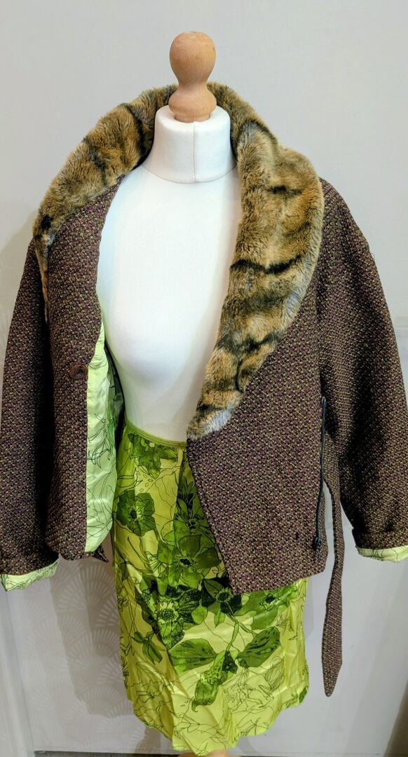 CHRISTIAN LACROIX - Tailleur comprenant une veste en laine avec col en imitatio…