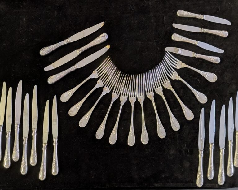 CHRISTOFLE - Partie de ménagère en métal argenté, modèle Marie-Antoinette compr…