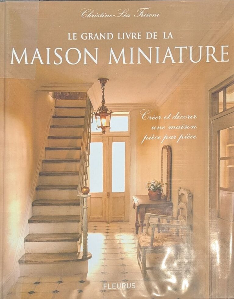 Ensemble de livres sur les dinettes et maisons de poupées comprenant notamment…