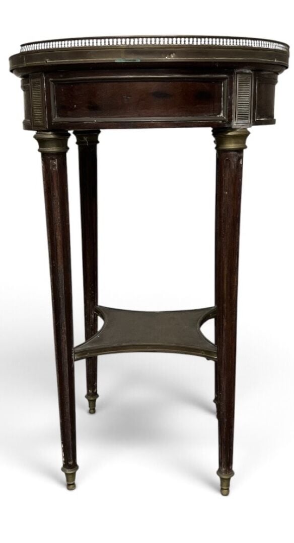 Guéridon à plateau en marbre Brocatelle de style Louis XVI avec lingotière en l…