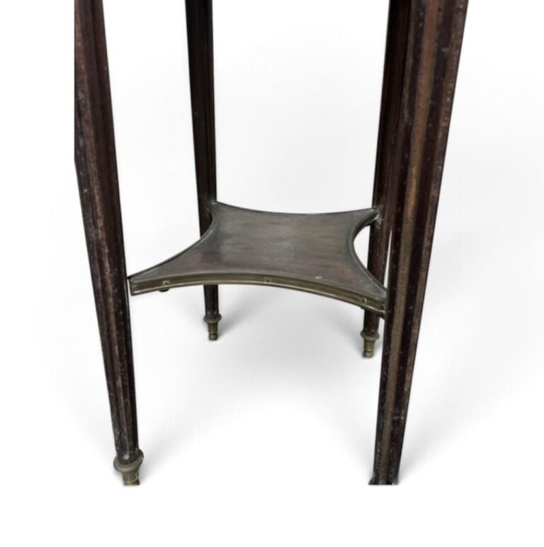 Guéridon à plateau en marbre Brocatelle de style Louis XVI avec lingotière en l…