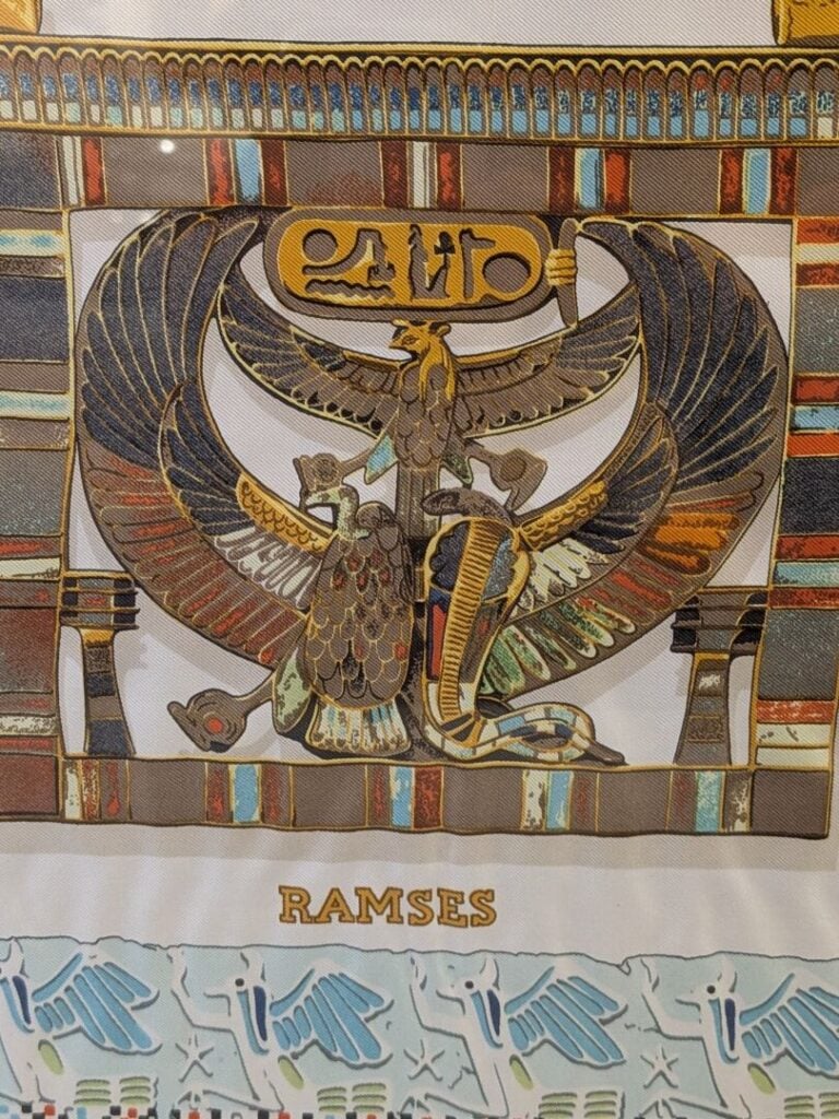 HERMES Paris - Carré en twill de soie dans les tons bleu, blanc et vert - Modèl…