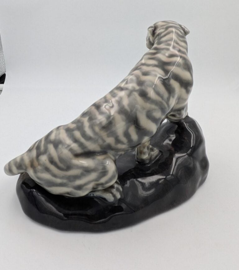 LIMOGES - Camille THARAUD (1878-1956) - Tigre rugissant en porcelaine émaillée…