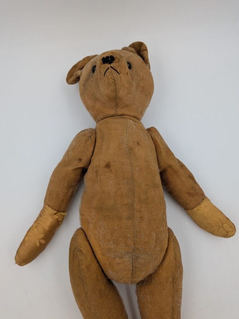 Ours en peluche type "Teddy Bear" à rembourrage de paille - Début XXe - H : 50…