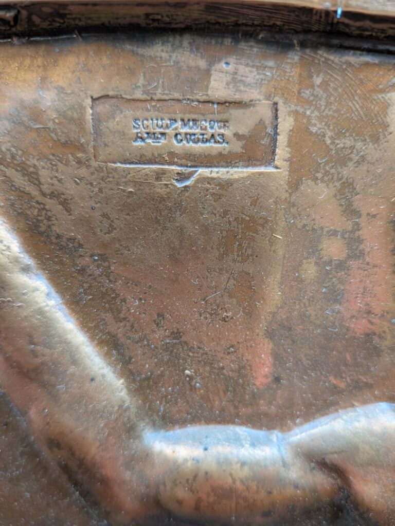 Paire de bas-reliefs en cuivre d'après l'antique, l'un représentant Bélisaire e…