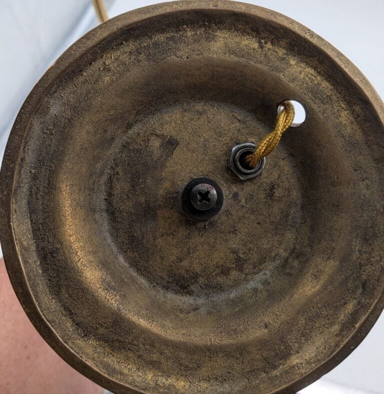 Paire de lampes de bureau en laiton et bronze patiné à décor de femme nue - H :…