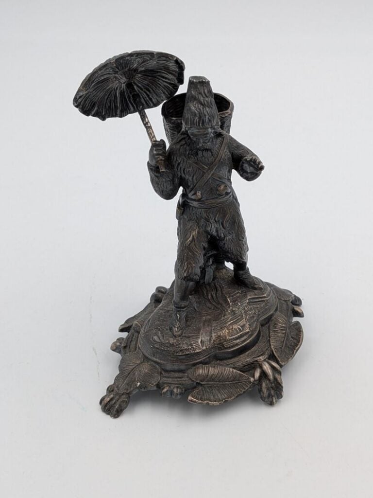 Pyrogène en argent (925), poinçon Minerve, figurant Robinson Crusoé - H 14 cm -…