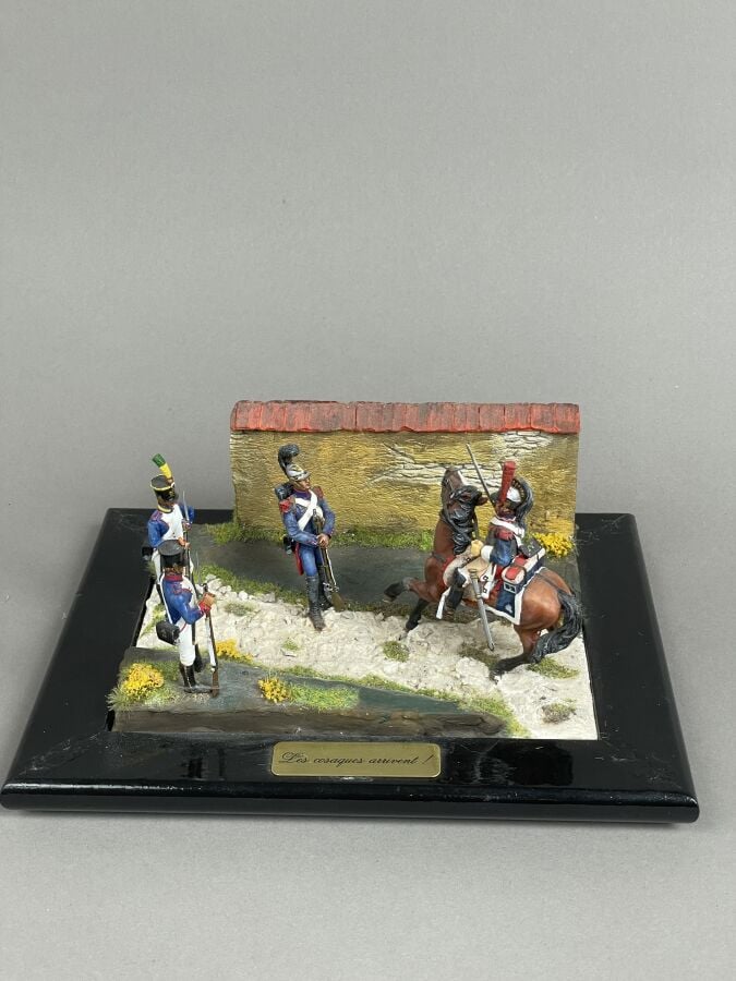 "Les cosaques arrivent" - Diorama napoléonien composé de 3 fantassins dont - -…